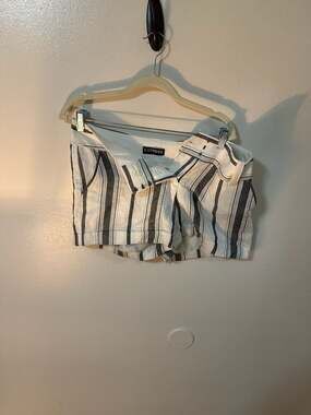 Express White and Black Vertical Striped Mid-Rise Shorts